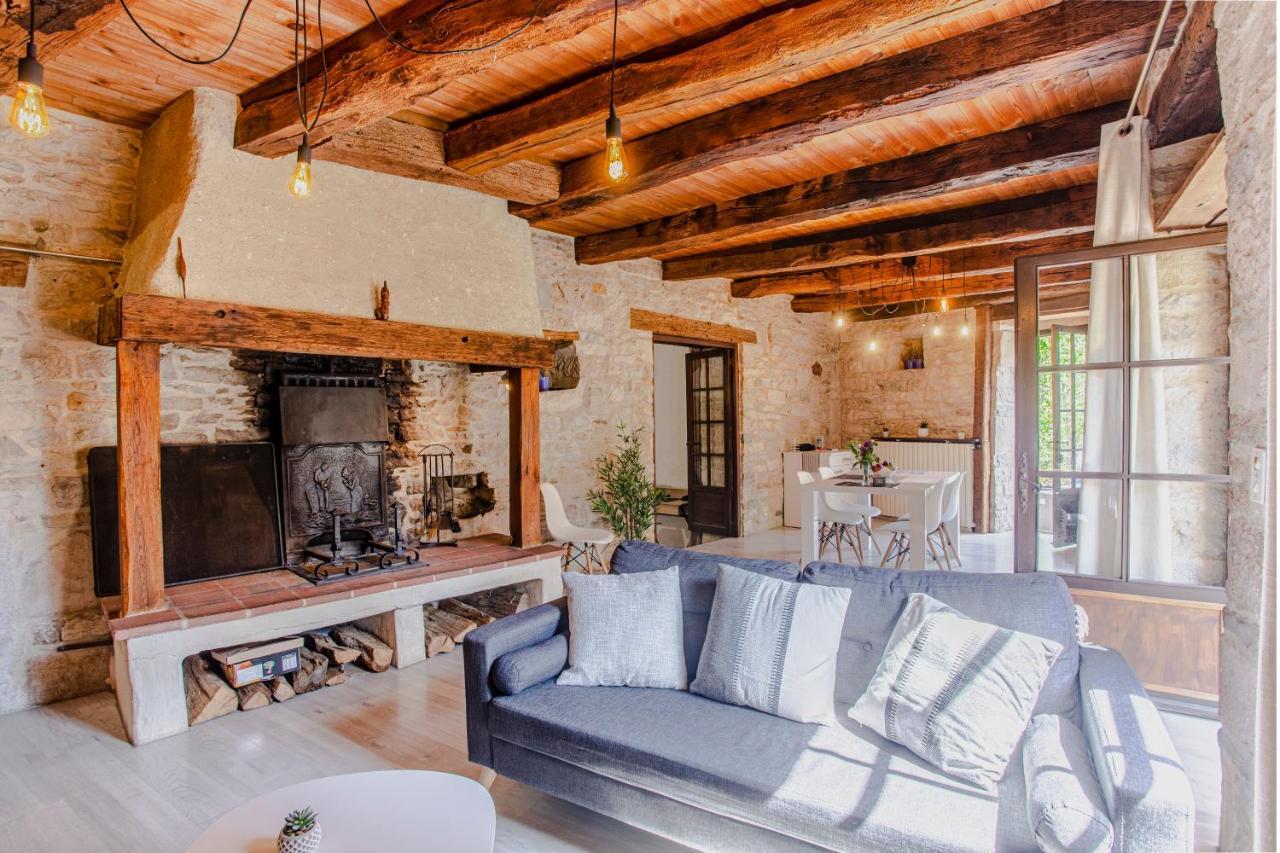 Maison En Pierres Au Coeur Du Village Medieval De Villeneuve Eksteriør billede