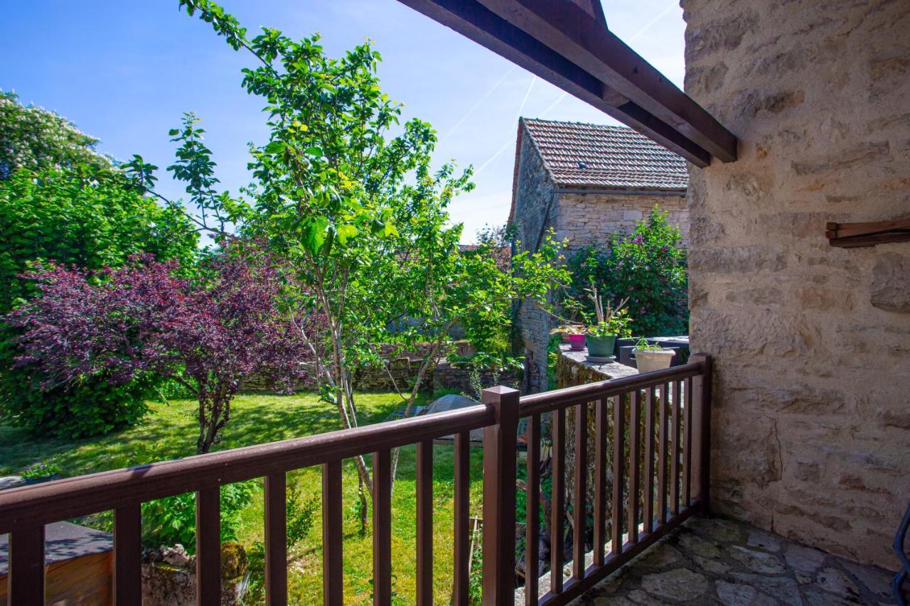 Maison En Pierres Au Coeur Du Village Medieval De Villeneuve Eksteriør billede