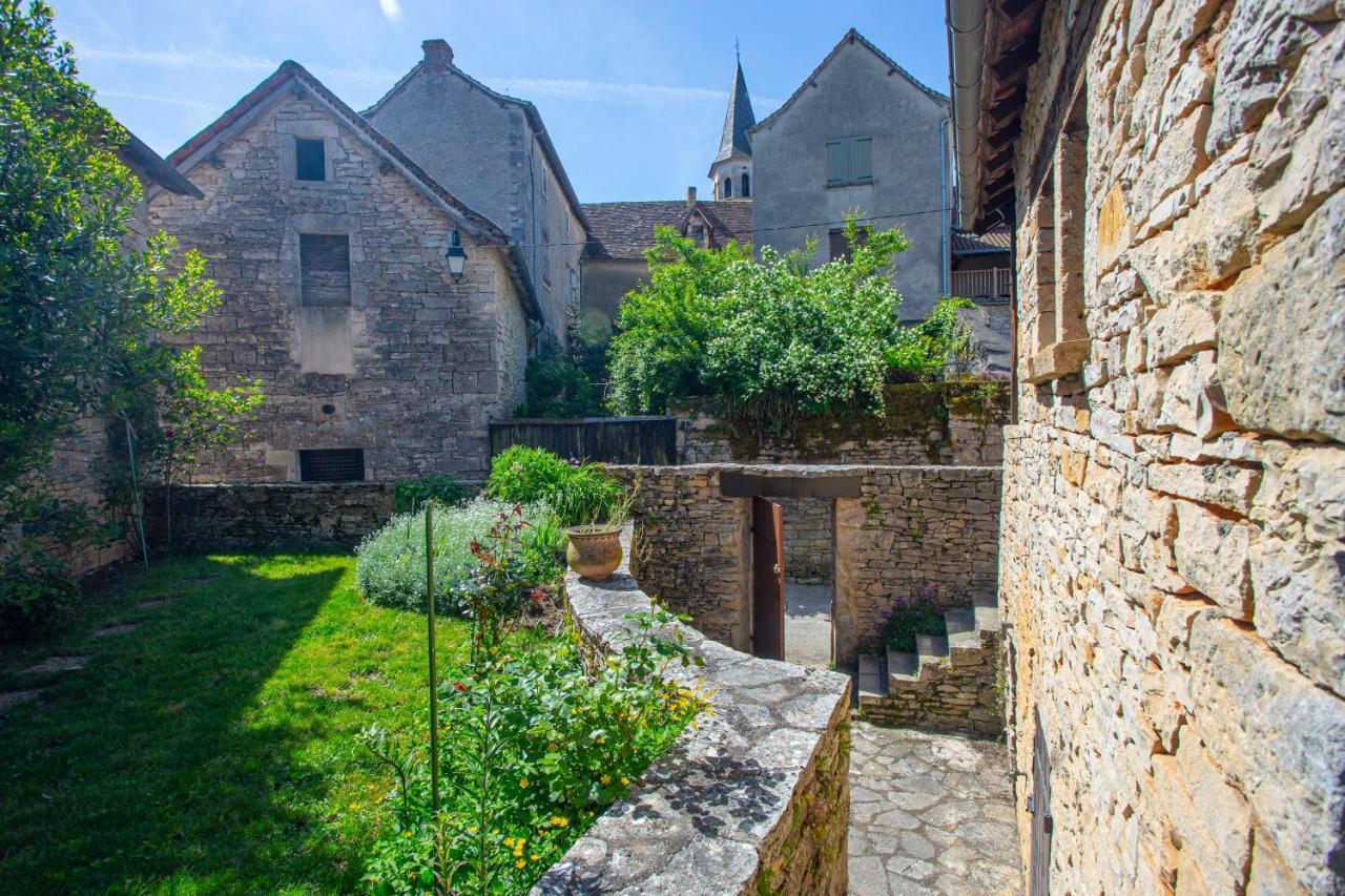 Maison En Pierres Au Coeur Du Village Medieval De Villeneuve Eksteriør billede